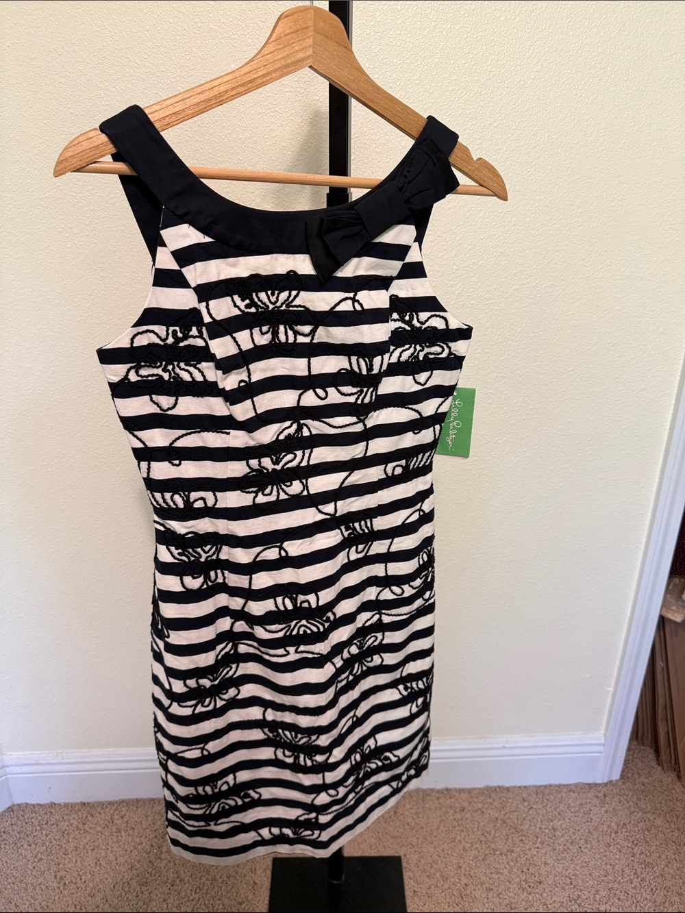 Lilly Pulitzer 🌹Black & White Striped Floral Sheath Dress